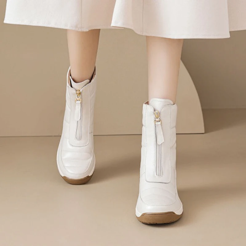 Sale Fashion Women - รองเท้าบูทหุ้มข้อทรงกลมกันน้ำมีซิป รองเท้าบูทหิมะผู้หญิงแบบมีพื้นหนา แฟชั่นมาแรงปี 2025 ลดราคา รองเท้าผู้หญิงสไตล์หรูหราและสง่างาม