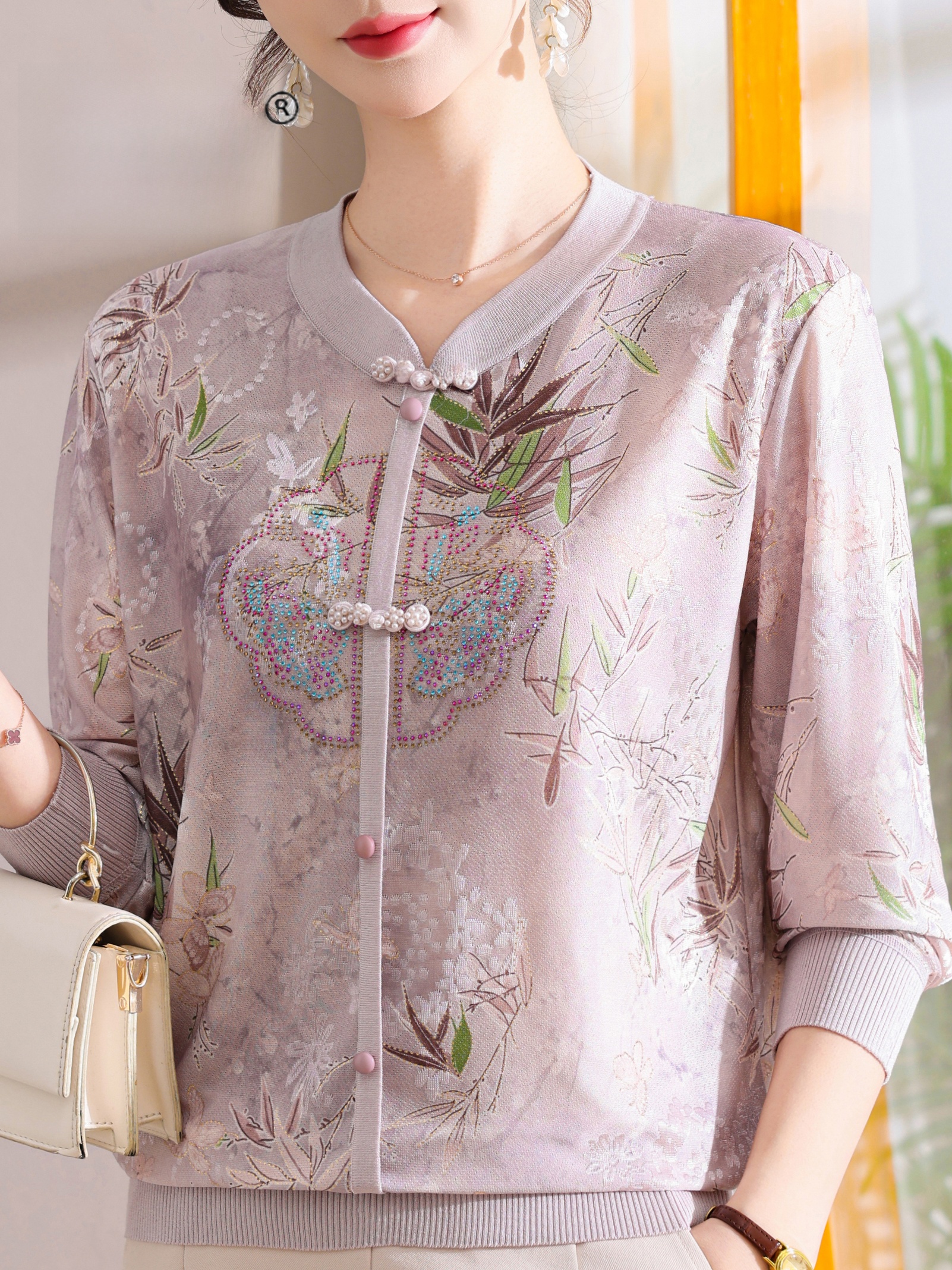 Women Fashion Over 60 - เสื้อยืดคอตั้งลายเพชรแบบถักสไตล์จีนใหม่ สำหรับผู้หญิงวัยกลางคนและผู้สูงอายุ เสื้อผ้าแฟชั่นพิมพ์ลายสำหรับคุณแม่