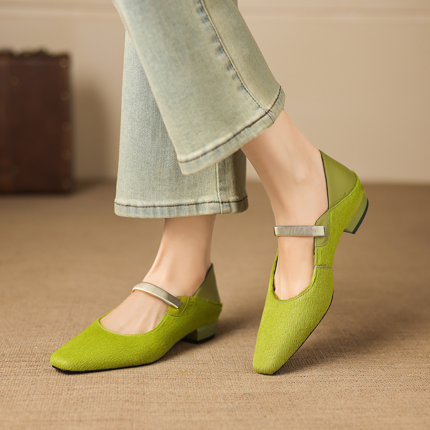 Women'S Fashion Sandals - รองเท้าส้นสูงผู้หญิงหนังแท้ทรงสี่เหลี่ยมประดับขนม้า, รองเท้าส้นสูงแฟชั่น, รองเท้าส้นสูงผู้หญิงแบบหรูหรา, รองเท้าผู้หญิงแบบคลาสสิก