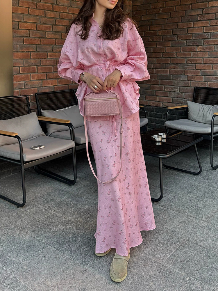 Women'S Young Fashion - ชุดเซ็ตใหม่สำหรับผู้หญิง ฤดูใบไม้ผลิ/ฤดูร้อน เสื้อคาร์ดิแกนแขนยาวติดกระดุมผูกเชือก ดีไซน์หรูหรา พร้อมกระโปรงครึ่งตัว ชุดแฟชั่นลายดอกไม้พิมพ์ลายผ้าซาติน