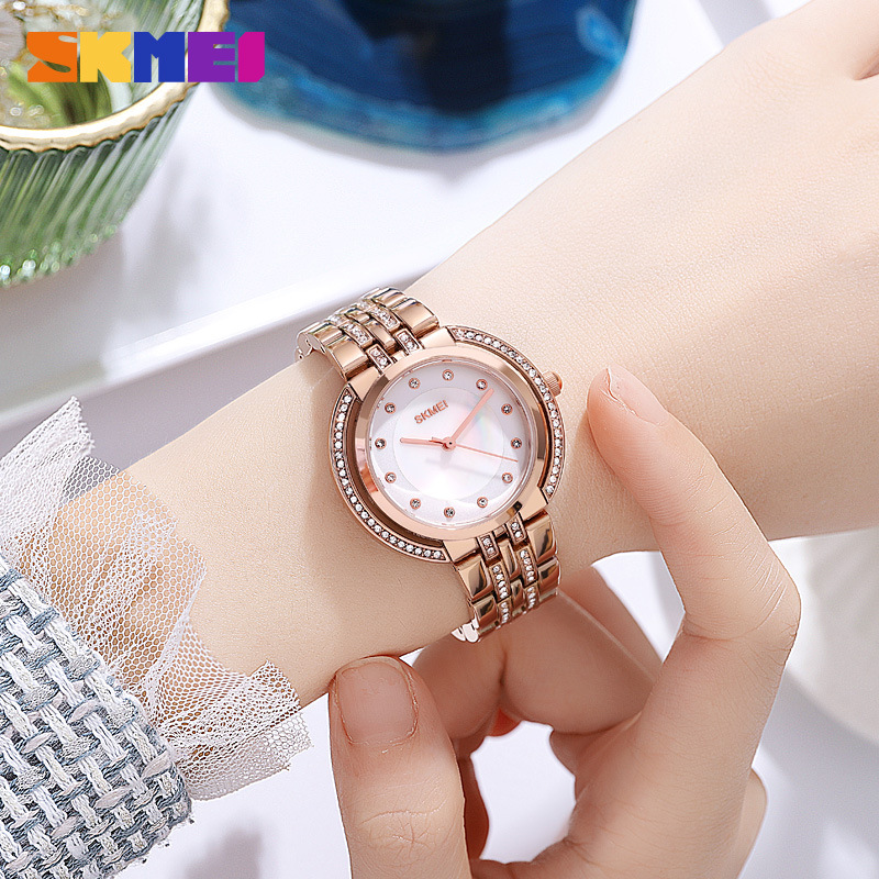 Fashion Women Watches - สร้อยข้อมือสตรีนาฬิกาควอตซ์หรูหราหน้าปัดประดับเพชร สายโลหะผสมสังกะสี จอแสดงผลแบบอะนาล็อก 3 บาร์กันน้ำ นาฬิกาข้อมือแฟชั่น