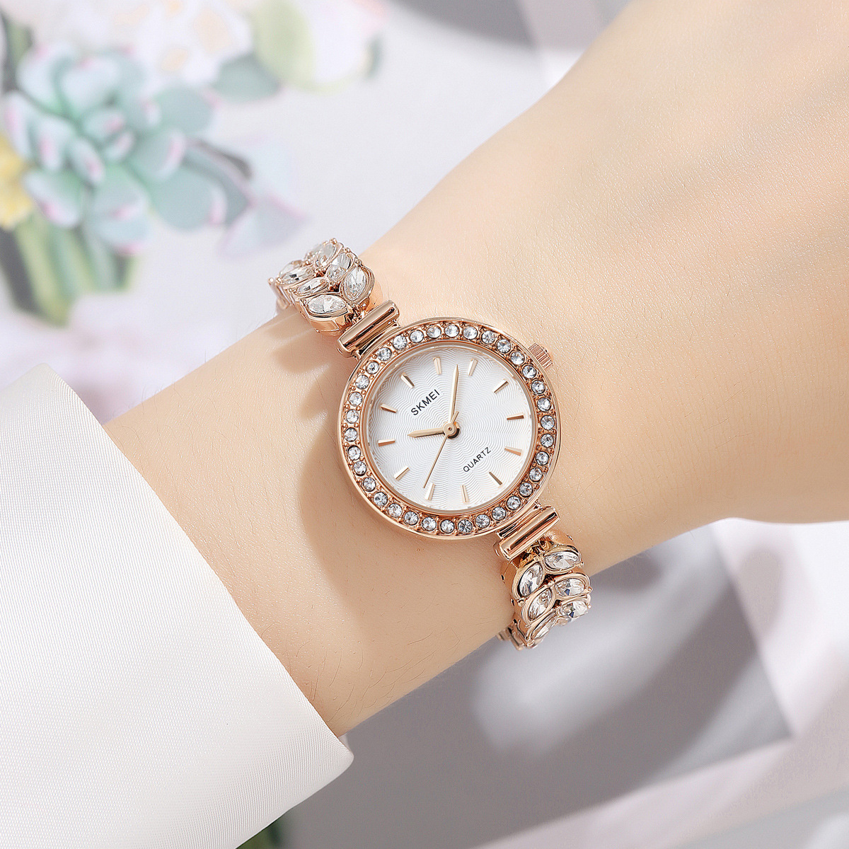 นาฬิกาควอตซ์ Lady Diamond รุ่น - Fashion Women Watches บทวิจารณ์และราคา