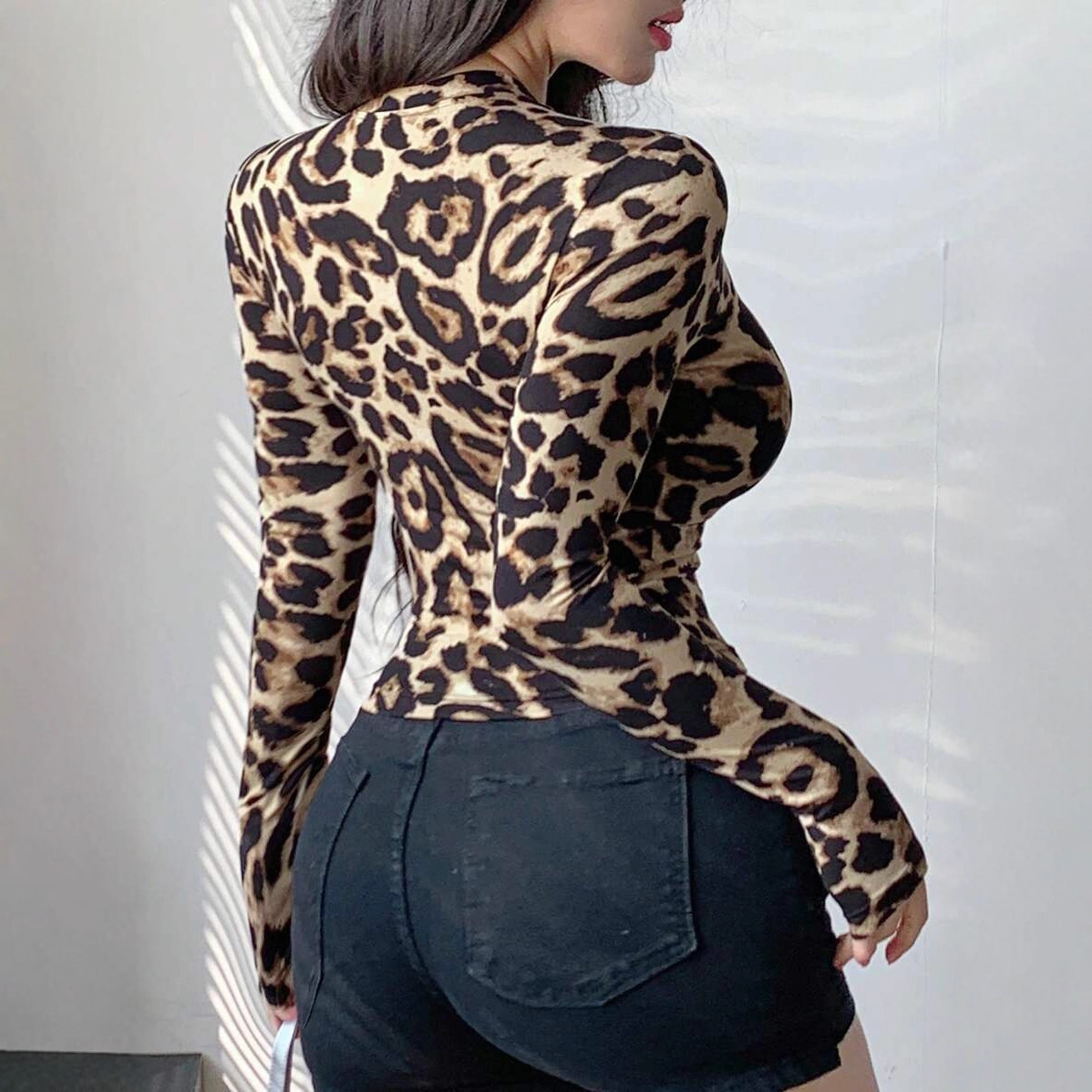 เสื้อแจ็คเก็ตครอปแขนยาวพิมพ์ลา - Women Fashion Jackets บทวิจารณ์และราคา